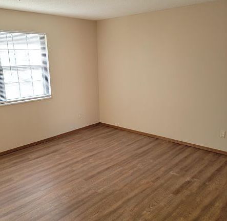 5th image of 6 Quail Hollow Ct #C