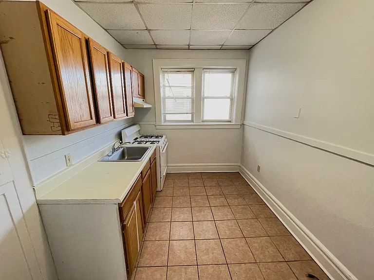 294 Davis Ave #1 — Photo 3