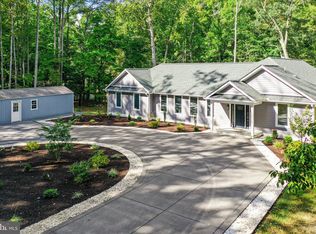 878 Forest Green Rd, Reedville, VA 22539