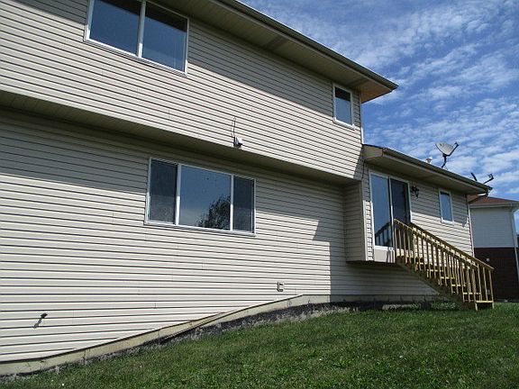 4th image of 23045 Eastwind Dr