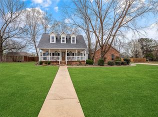 22578 Oakview Rd, Siloam Springs, AR 72761