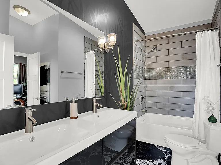 1334 Laurel St — Photo 24