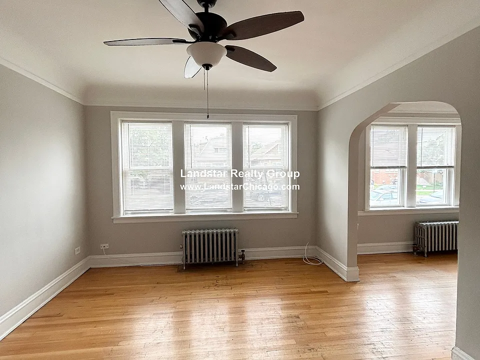 2905 N Kilbourn Ave #1