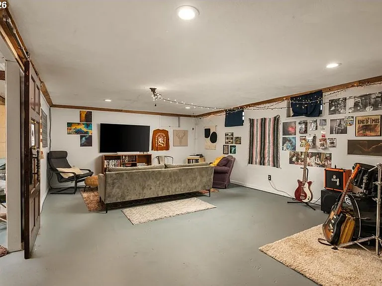 6059 NE Willow St — Photo 25