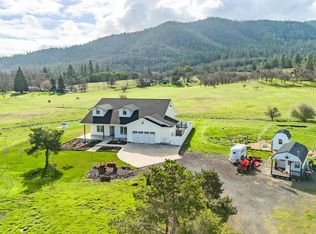 5970 Dark Hollow Rd, Medford, OR 97501