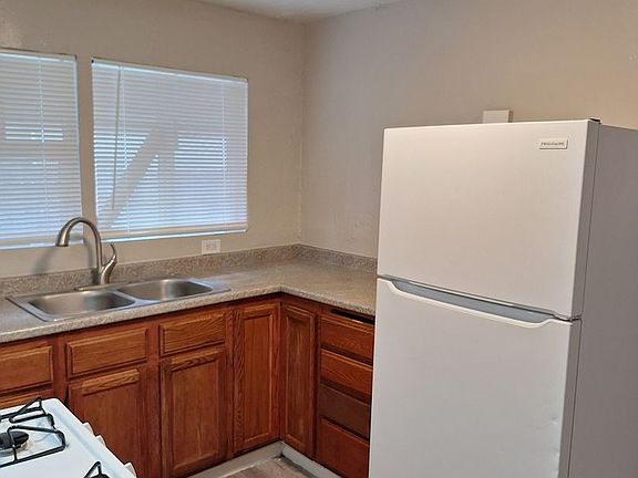 2nd image of 2553 Lexington St APT D