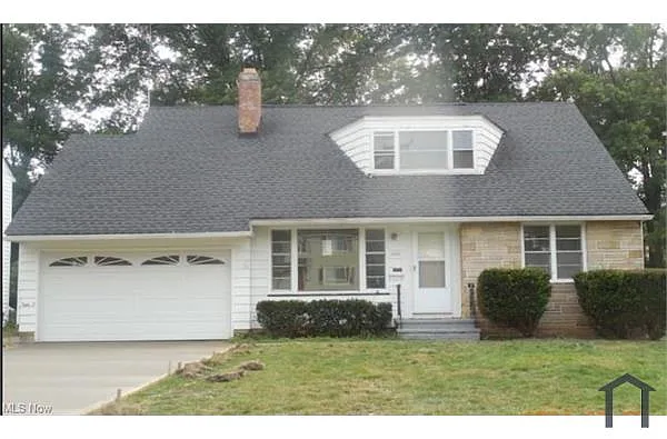 2332 N Taylor Rd photo 1