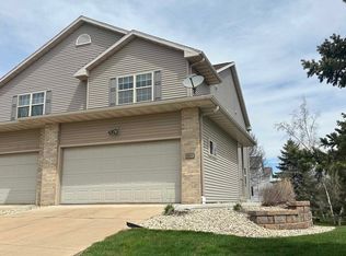 555 Kelvington Dr APT 4, Sun Prairie, WI 53590