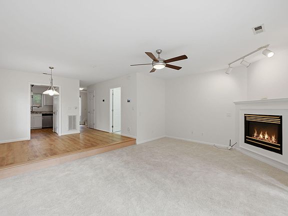 3rd image of 4205 Sunshadow Ln