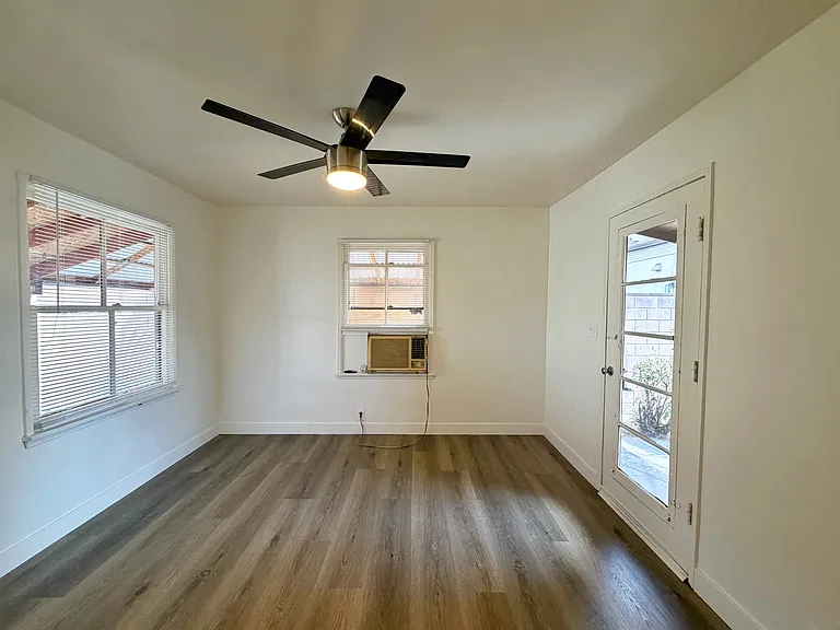 5323 Alessandro Ave — Photo 4