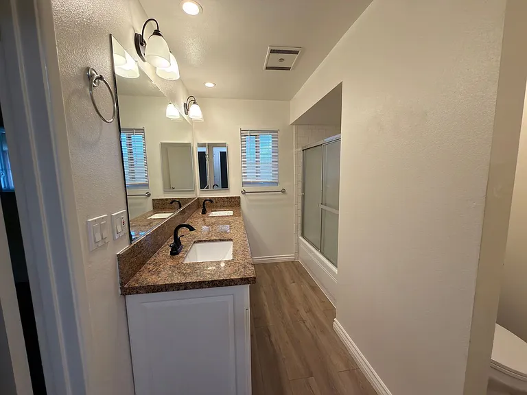 131 N Merrimac Dr — Photo 11