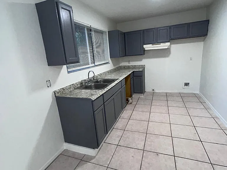 2493 SE Richmond St — Photo 12