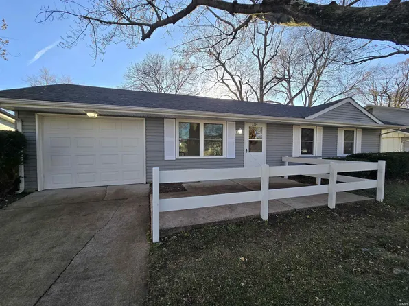 2209 W Concord Rd, Muncie, IN 47304