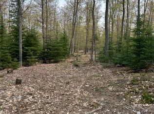 3 Bridgeview Dr, Negaunee, MI 49866