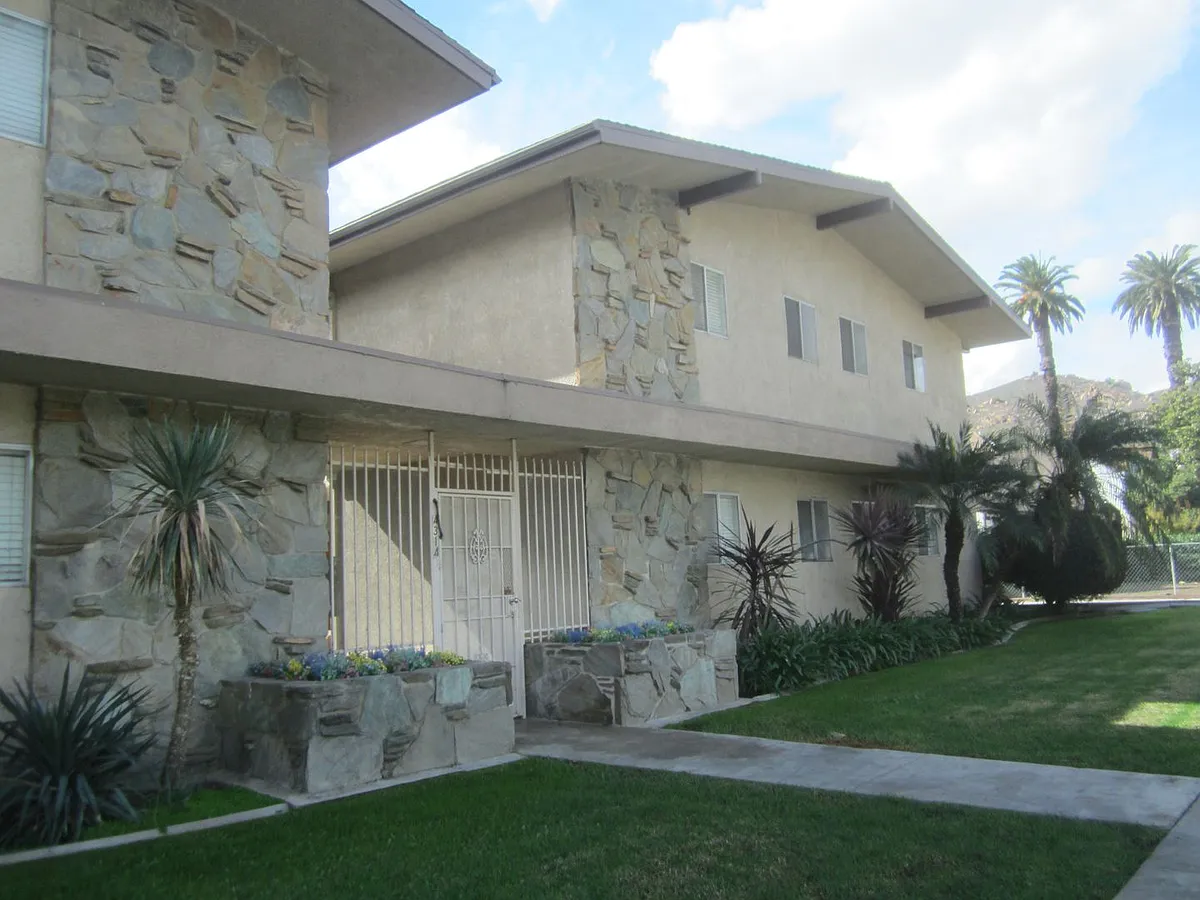 Building Photo - 4314 University Ave #4