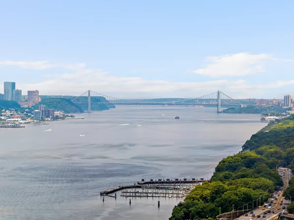 30 Riverside Boulevard image 11 of 11