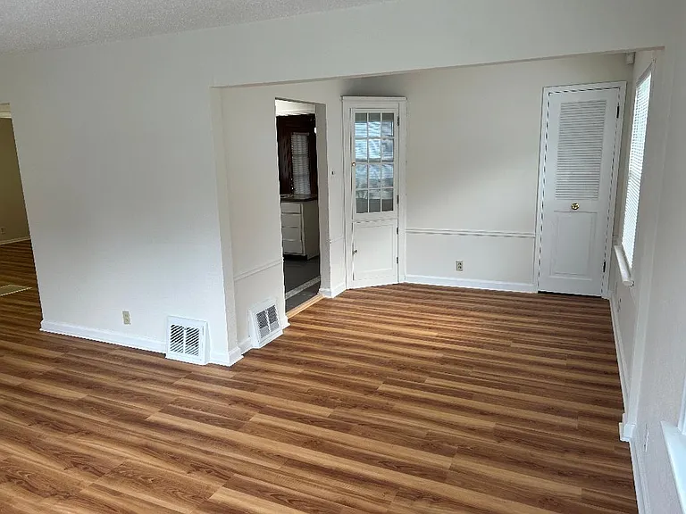 1148 Ashford Dr — Photo 8