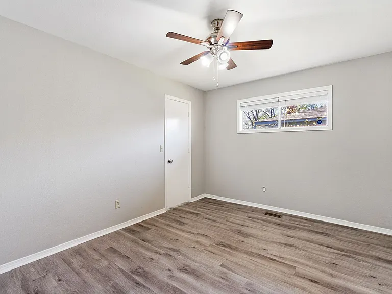 8208 Mark Ln — Photo 14