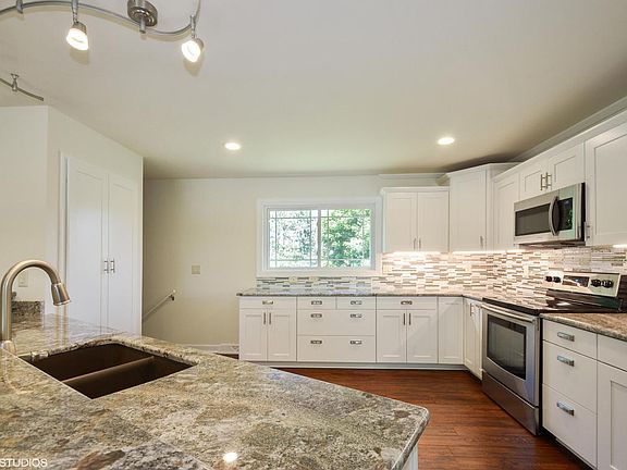 4th image of 2120 Glenway Dr