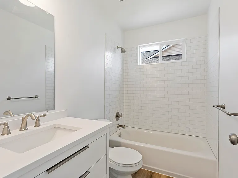N 75 E — Photo 17