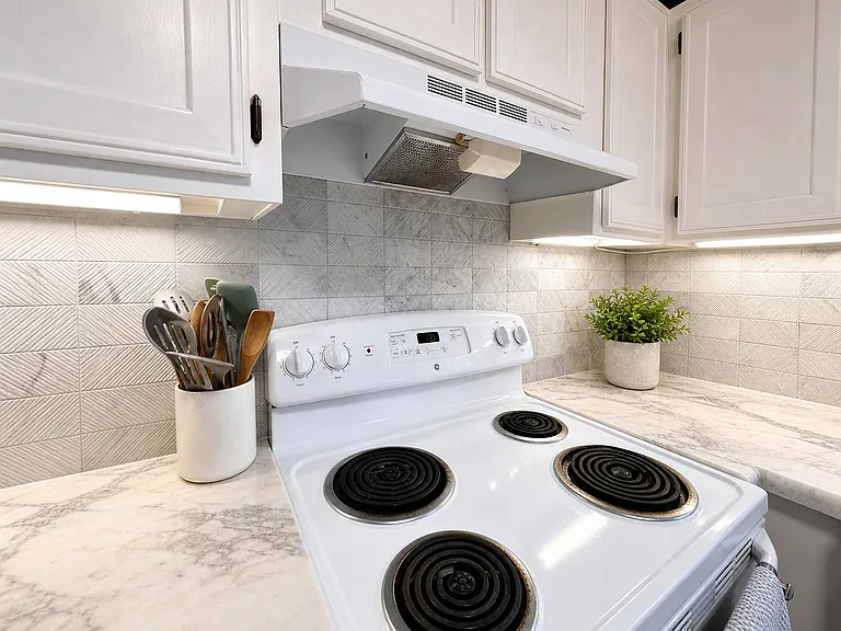 267 W Cedar St #2D — Photo 9
