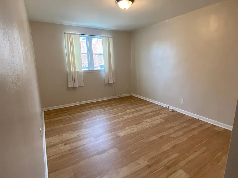 2638 Daphne Rd #1 — Photo 9