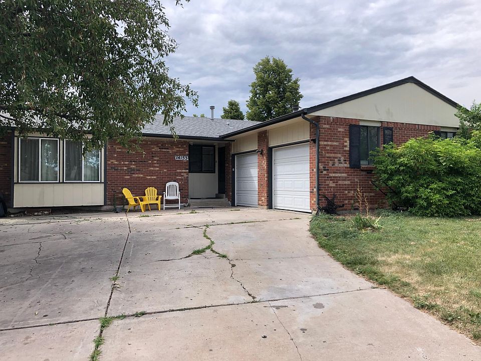 1/2 Duplex for rent with 1 car attached garage