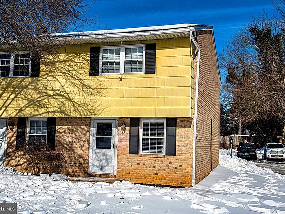2nd image of 311 Wright St Unit 7