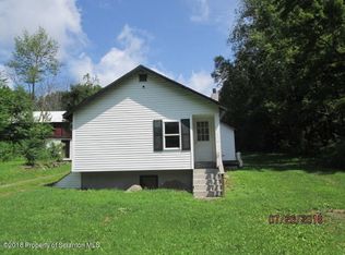 315 Woods Dr, Dalton, PA 18414