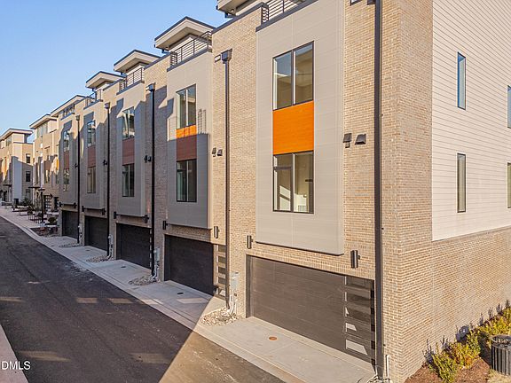 5th image of 1012 Manor Way