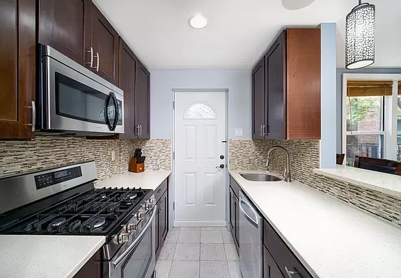 3rd image of 14220 84th Dr APT 2E