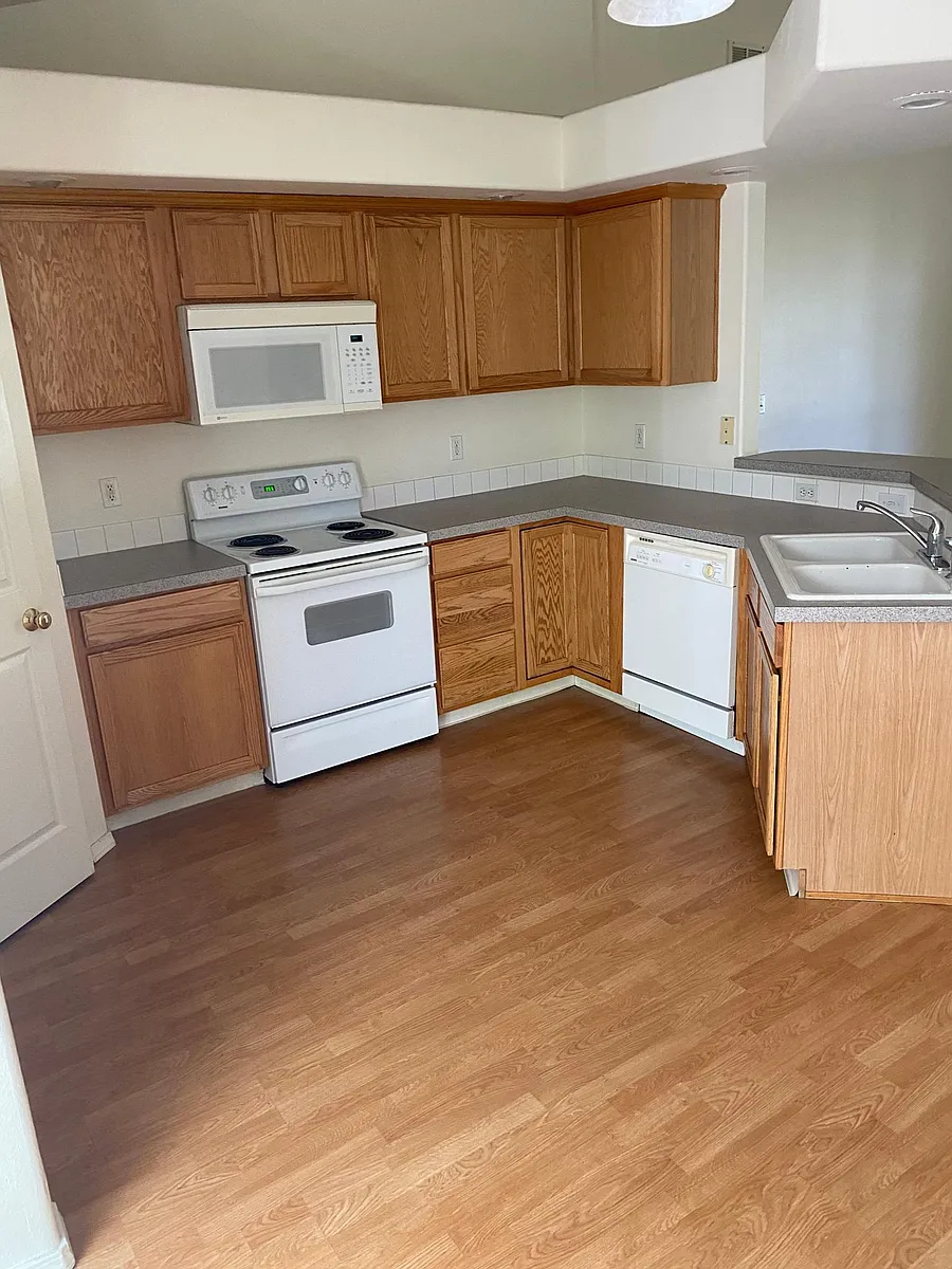 Building Photo - 4823 W Moonlake Dr