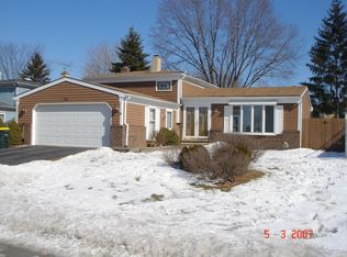 955 Saginaw Ct, Carol Stream, IL 60188