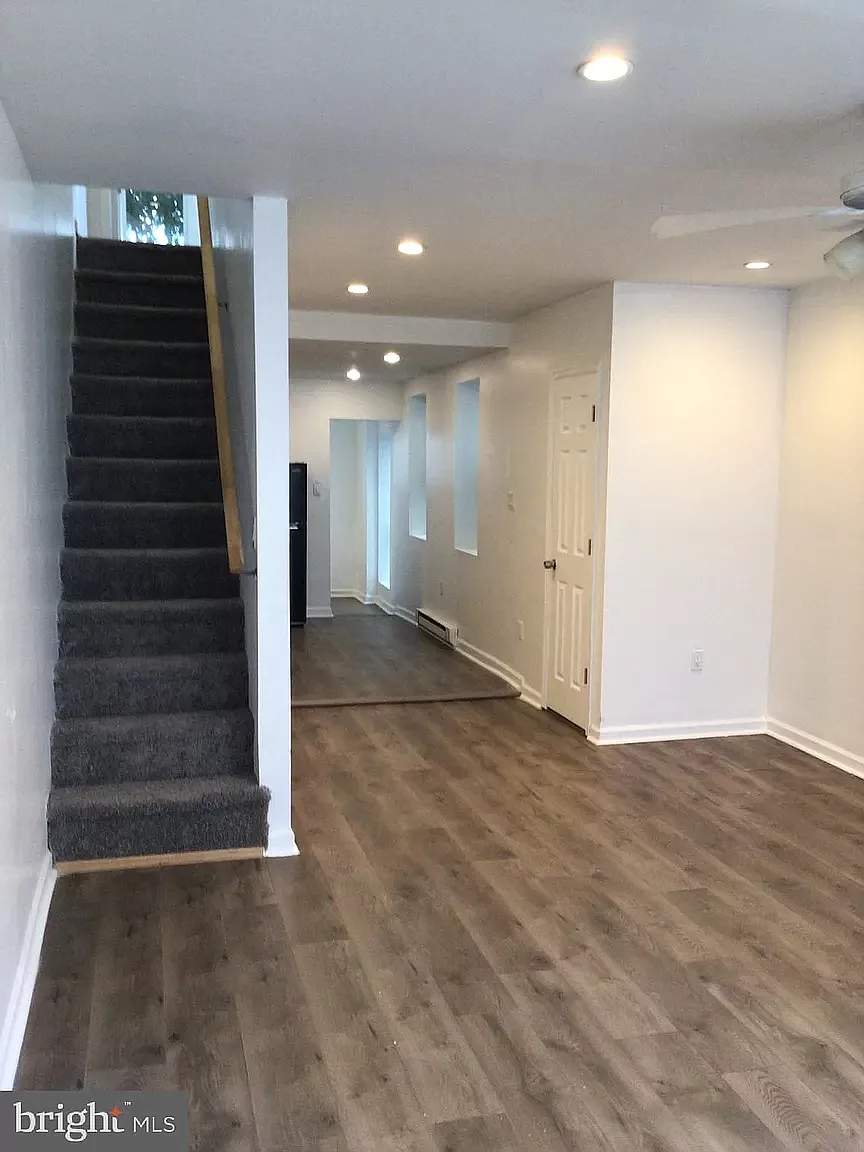2410 N Chadwick St — Photo 1