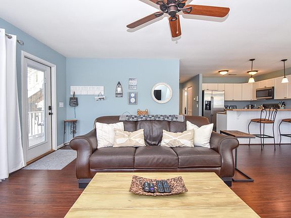 5th image of 100 Harbor Pl Unit 607