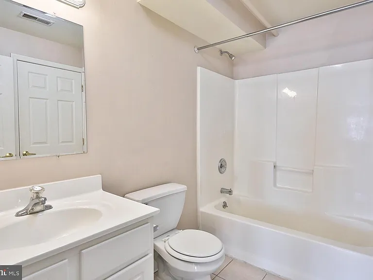 126-128 League St #2 — Photo 14