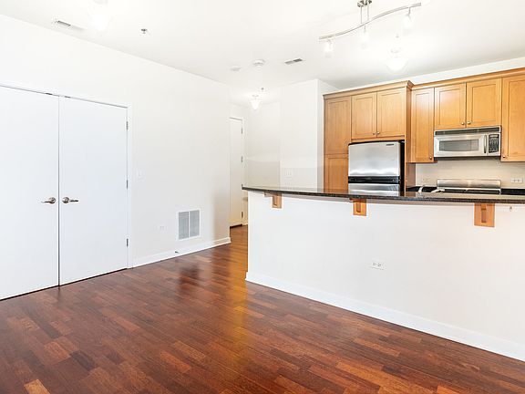 5th image of 24 W Station St Unit 309