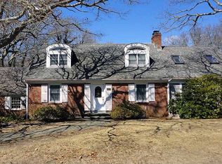 5 Racing Beach Ave, Falmouth, MA 02540