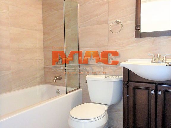 5th image of 3084 29th St APT 2F