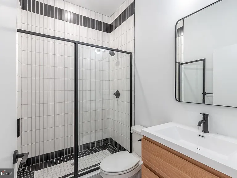 2414 Frankford Ave #2R — Photo 11