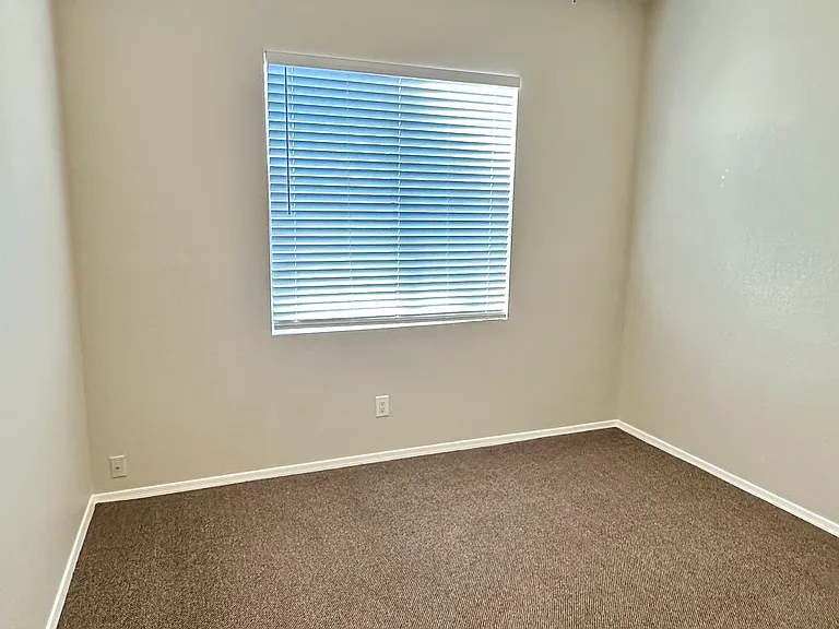 3250 W Golden Ln — Photo 14