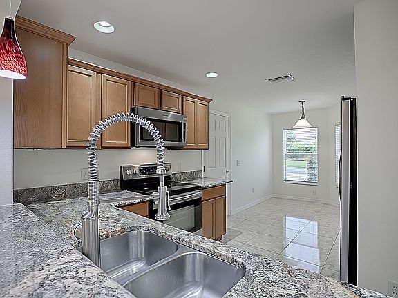 4th image of 12013 NE 51st Cir