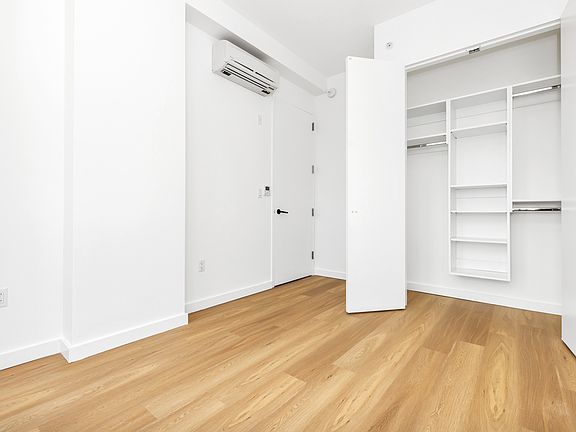 3rd image of 1010 Pacific St APT 417