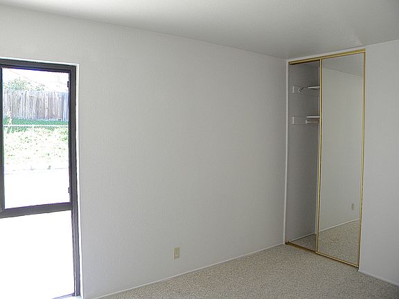 5th image of 3423 Las Vegas Dr