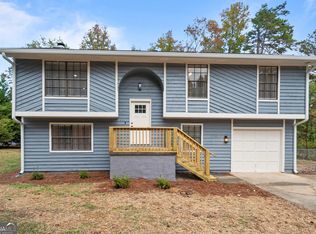 2432 Mistletoe Ln, Snellville, GA 30039