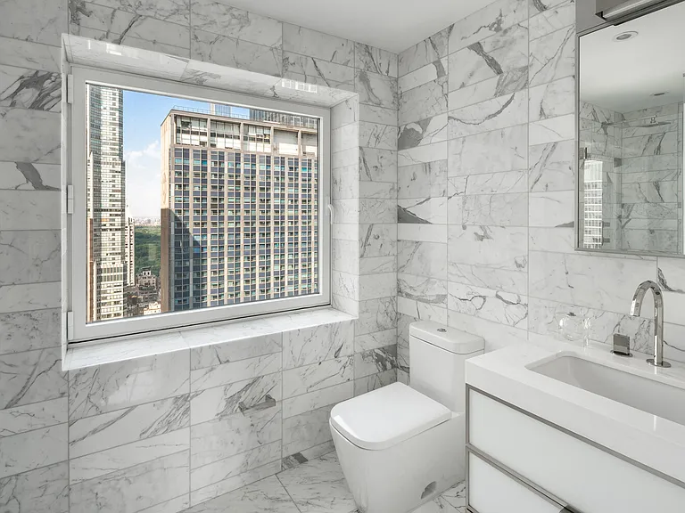 135 W 52nd St #Penthouse 5S — Photo 17