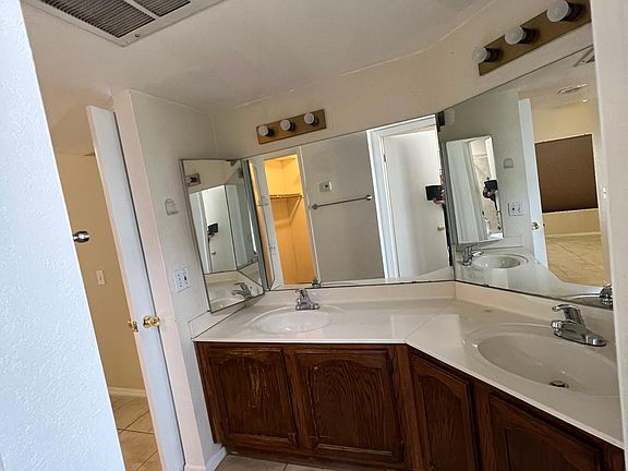 5th image of 11666 N 28th Dr Unit 197