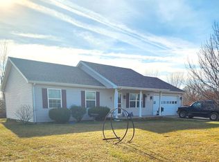 912 Kenwood Dr, Macon, MO 63552