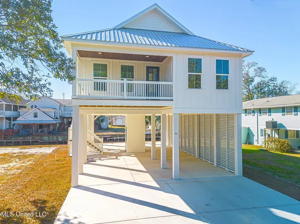 44 Fiber St, Bay Saint Louis, MS 39520