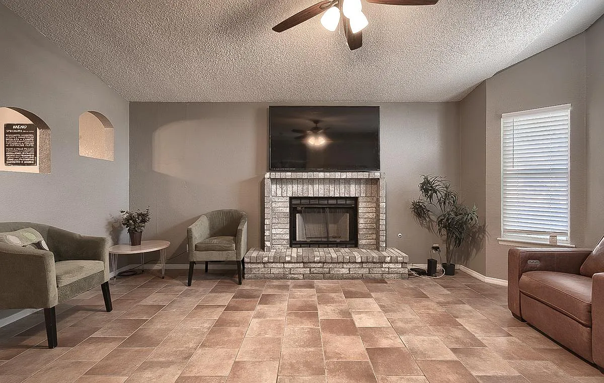 3 bed, 1239 sqft, $1,575 — Photo 4